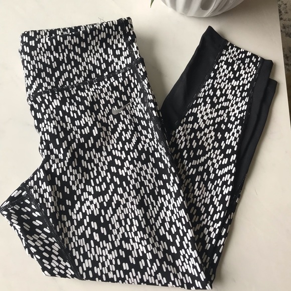 Nike Dri-fit leggings - Picture 2 of 5